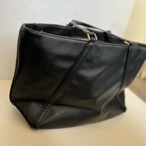 Aritzia Sunday best large black polyurethane shoulder bag… - Picture 5 of 10